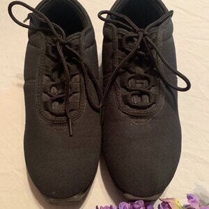 Authentic CAPEZIO Unisex CANVAS DANSNEAKER Dance Shoes (good as new!)
